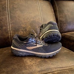 Brooks Ghost 12